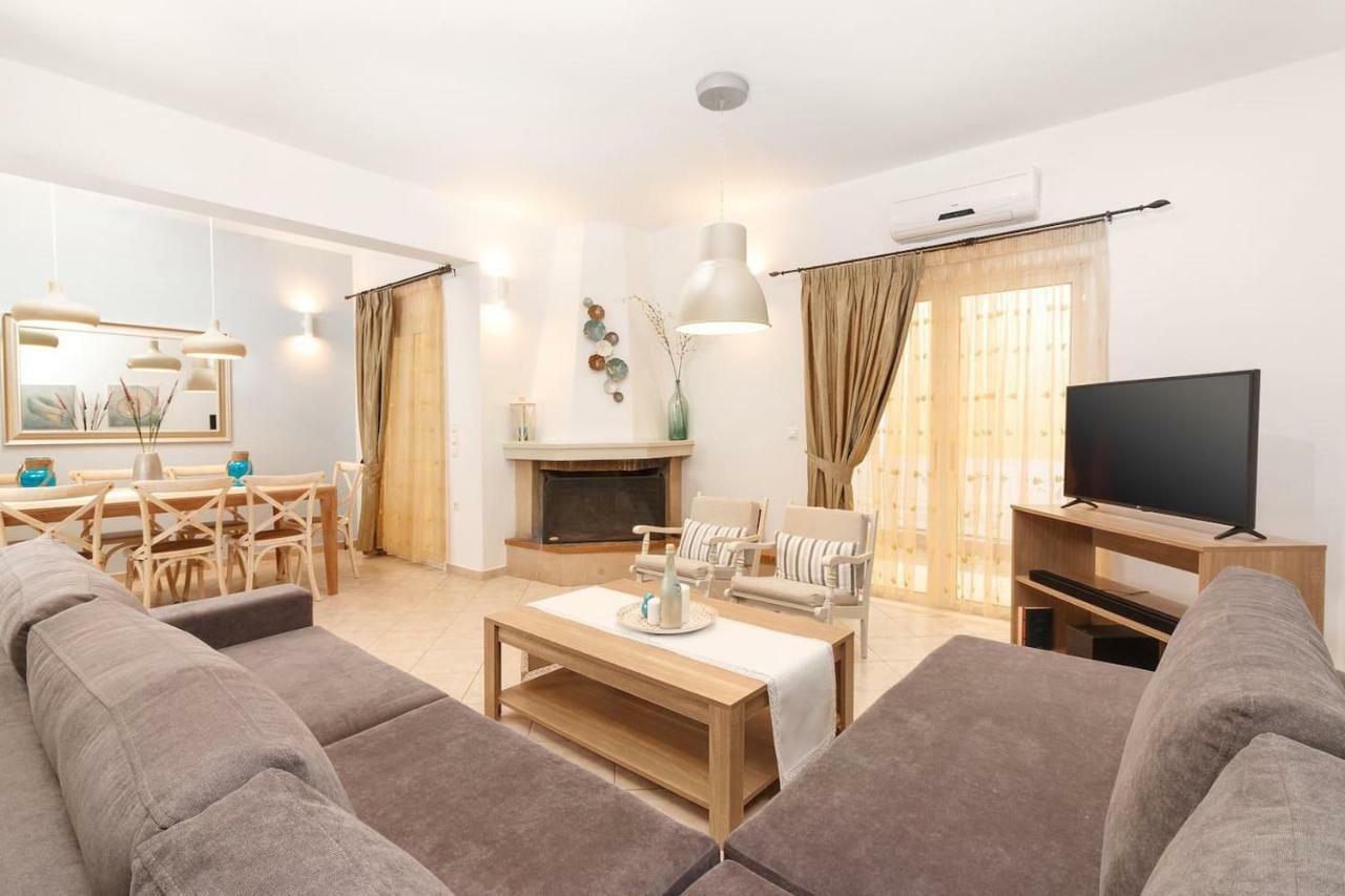 Charming And Comfy House Apartment Agia Marina  Exterior photo