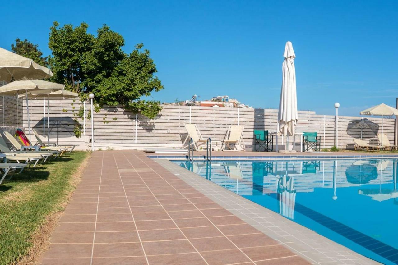 Charming And Comfy House Apartment Agia Marina  Exterior photo